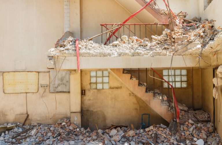 Read more about the article Riscos de realizar uma demolição sem planejamento